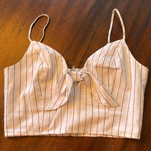 Crop top. White with black pin stripes. Tie front. Zipper back. Medium - Picture 1 of 4